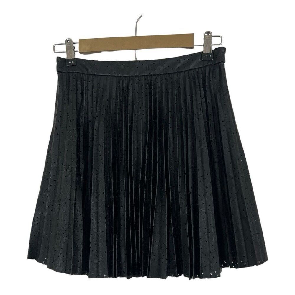 Club Monaco Womens Size 2 Black Faux Leather Pleated Skirt